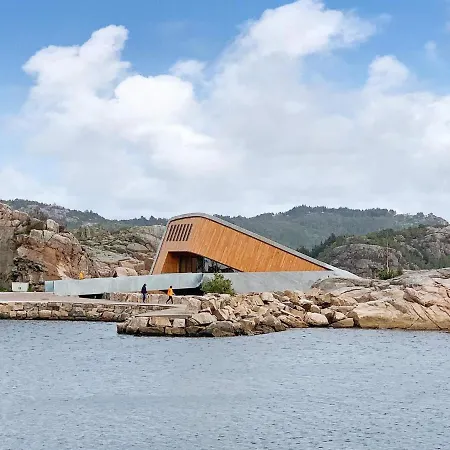 9 Person Holiday In Lyngdal Hébergement de vacances *