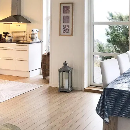 Hébergement de vacances 9 Person Holiday In Lyngdal *